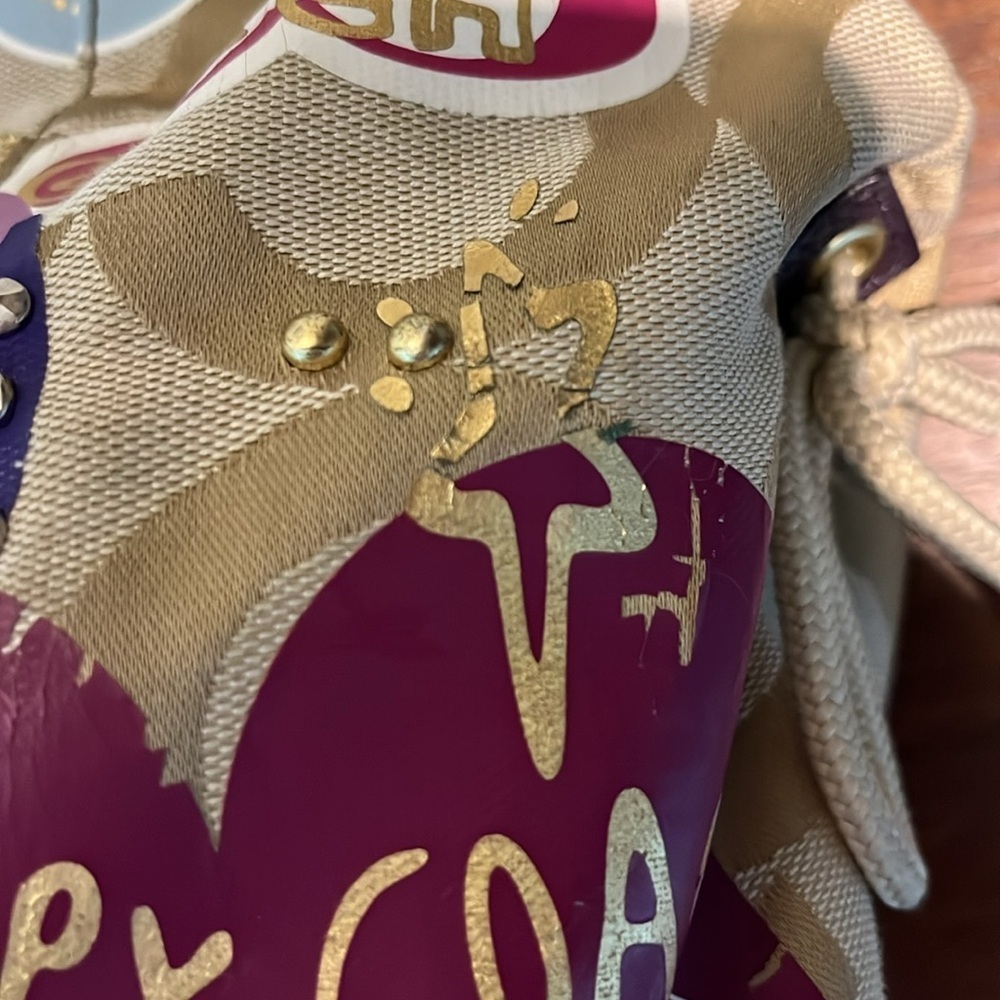 Coach  Poppy  Rare 15311   signature C Tan & Gold  Op Art Graffiti vinyl & Bling - Picture 11 of 17